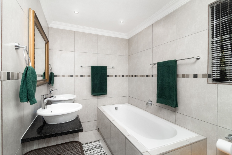 4 Bedroom Property for Sale in Brackenfell South Western Cape